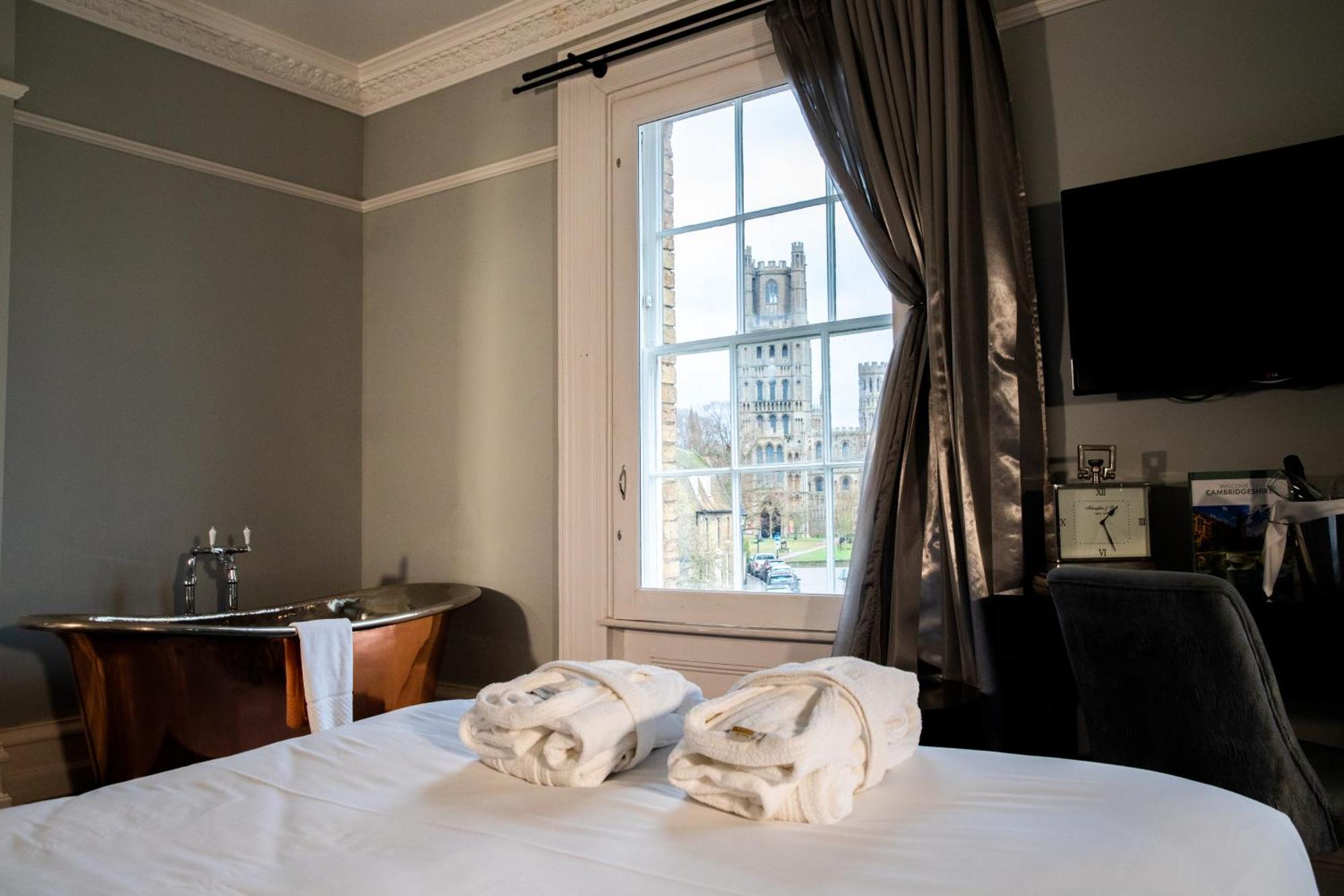 Poets House Hotel Ely Bagian luar foto