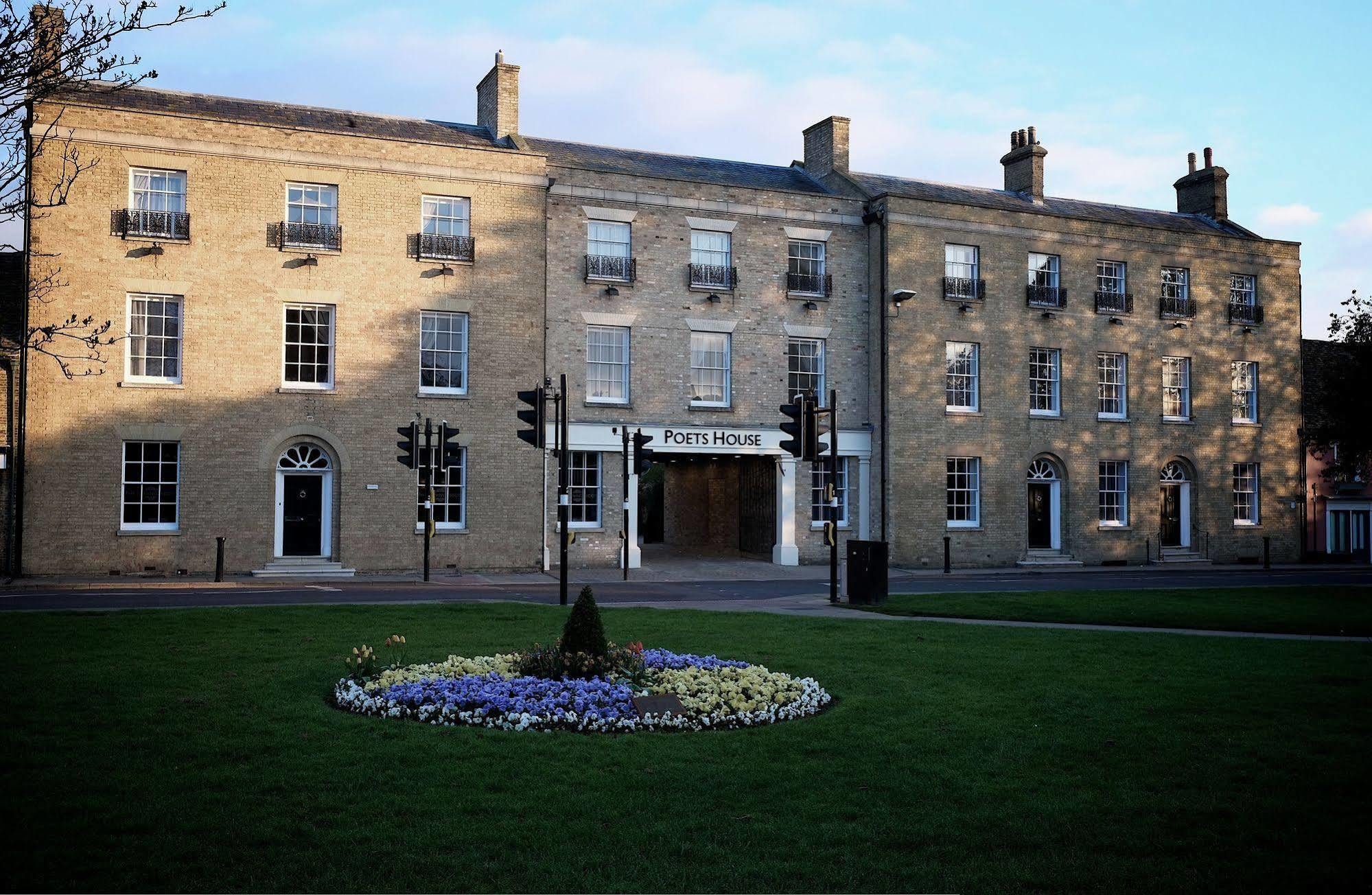 Poets House Hotel Ely Bagian luar foto