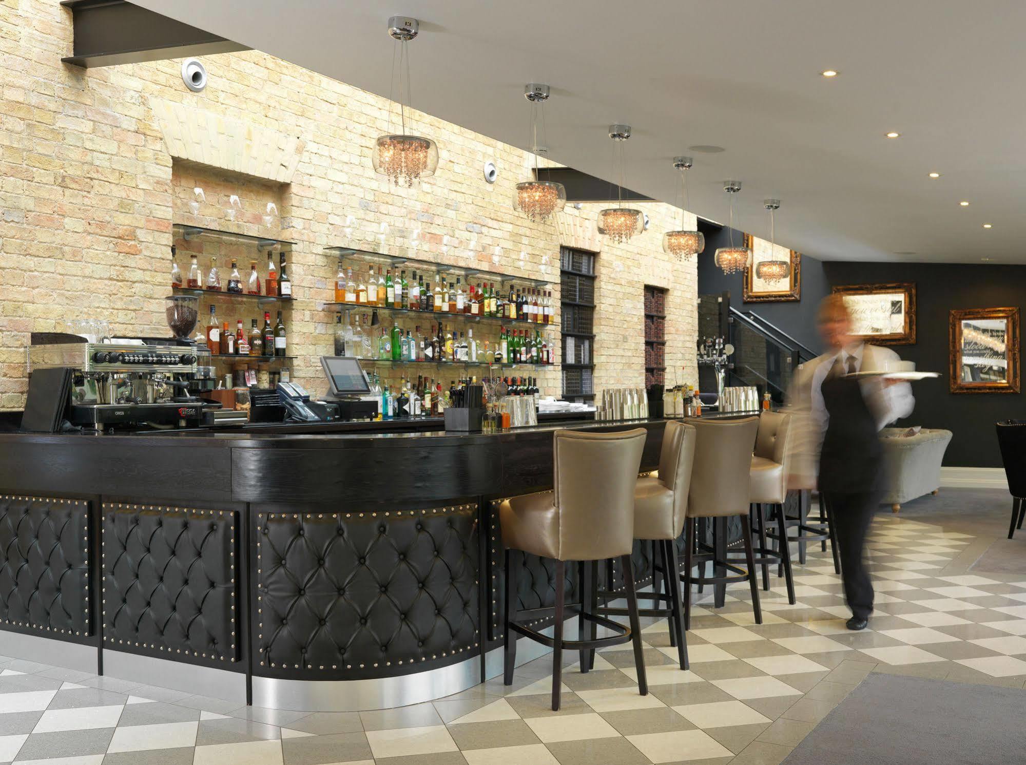 Poets House Hotel Ely Bagian luar foto