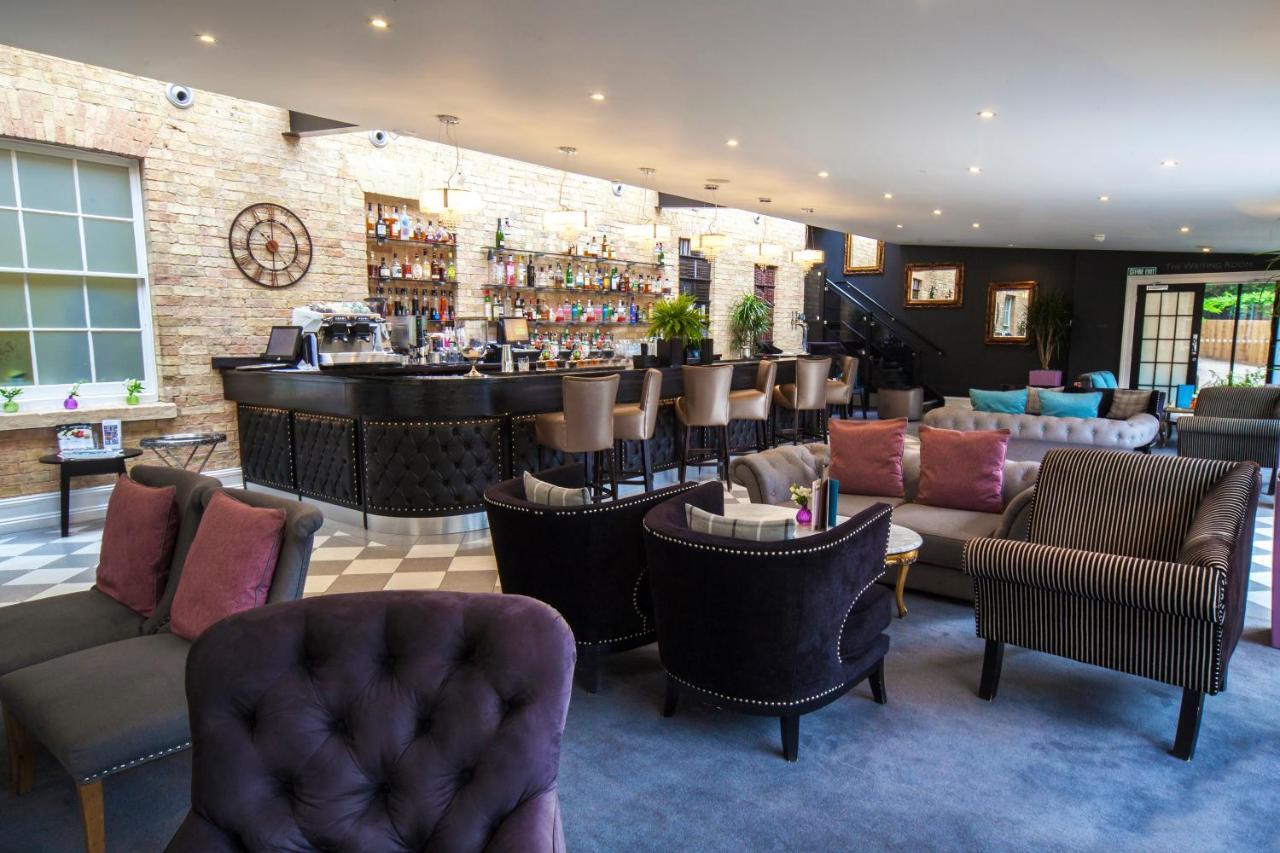 Poets House Hotel Ely Bagian luar foto