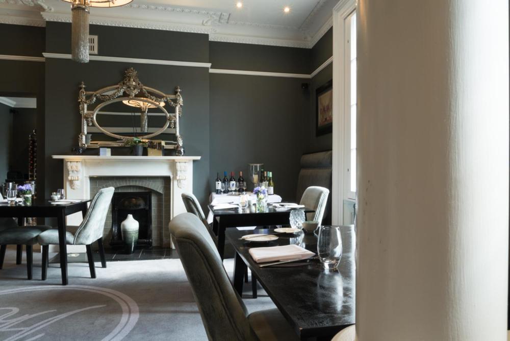 Poets House Hotel Ely Bagian luar foto